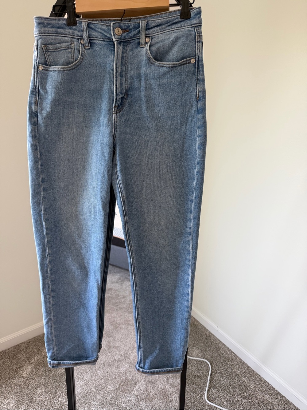 American Eagle Light Blue Mom Jean